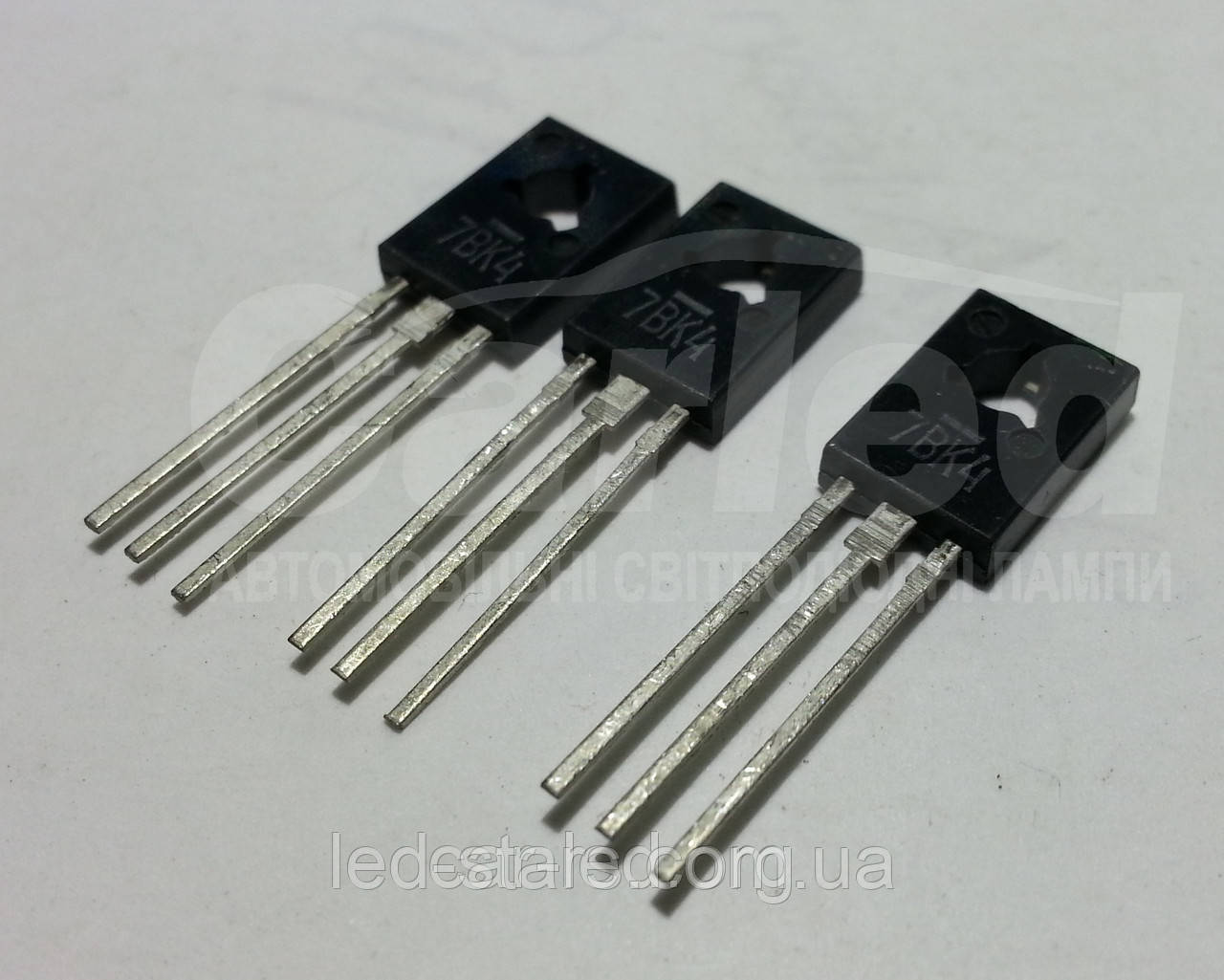 КТ817Б транзистор NPN (3 А 45 В) 25 W (ТО126)