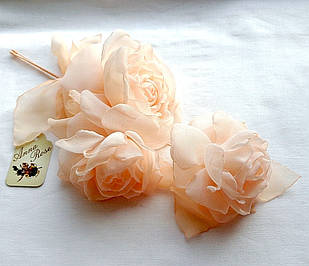 Квіти троянд ручної роботи - гілочка пришивная "Наречена Персикова"