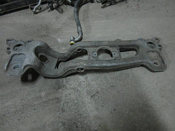 Траверса (кронштейн) КПП AUDI A4 b6 (8E0399263)