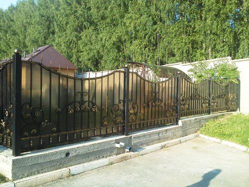 огорожа з полікарбонат 