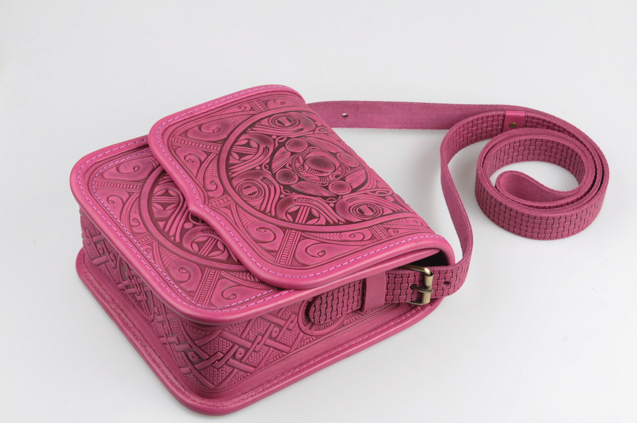 Шкіряна жіноча сумка рожевого кольору з тисненим орнаментом "Трипілля", 20х21х9 см, фото 1
