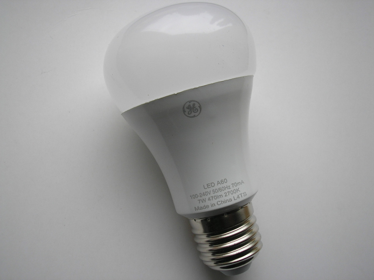 Лампа світлодіодна General Electric LED7/A60/827/100-240V/E27