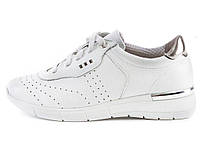 Белые женские кроссовки кожаные с перфорацией на платформе 39 Mida 23987