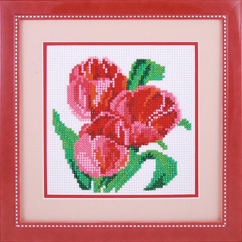 Алмазний живопис круглими каменями Три тюльпани Dream Art 20007 (18 х 18 см) на полотні