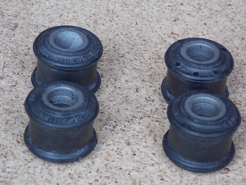 ぴかぴ Втулка внутрення переднего стабилизатора, 22мм, 4x4, Nissan