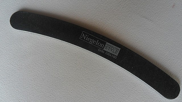 Пилка мінеральна Niegelon чорна вигнута
