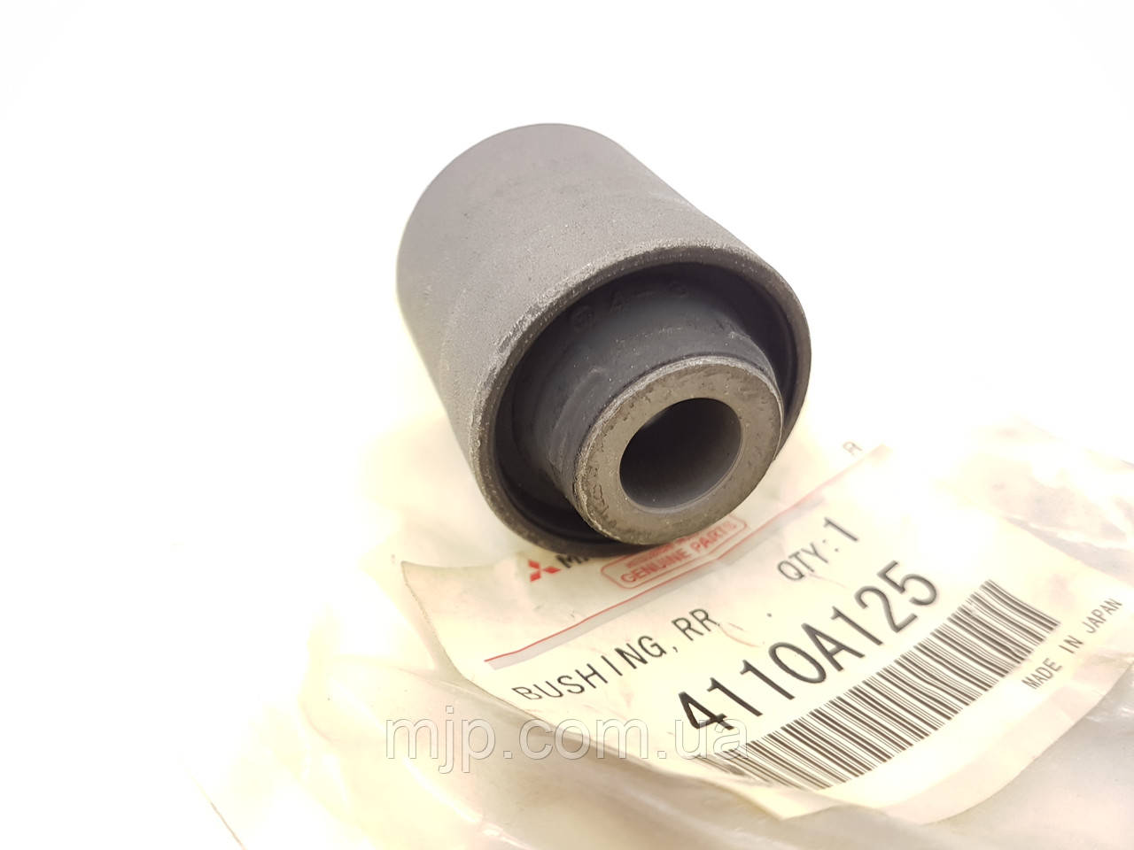 Оригінальний сайлентблок заднього поперечного важіля 4110A125.