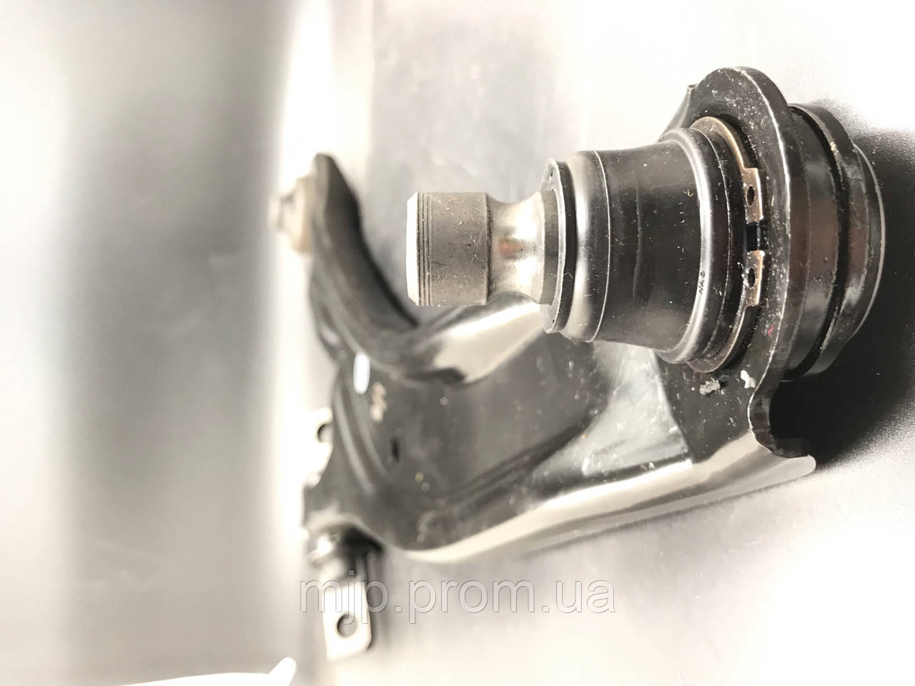 Ричаг передній нижній лівий MATOMI ARM16101 54501-JE20A
