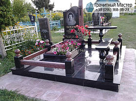 Гранитный комплекс из черного и красного гранита 1