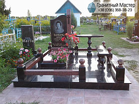 Гранитный комплекс из черного и красного гранита 3