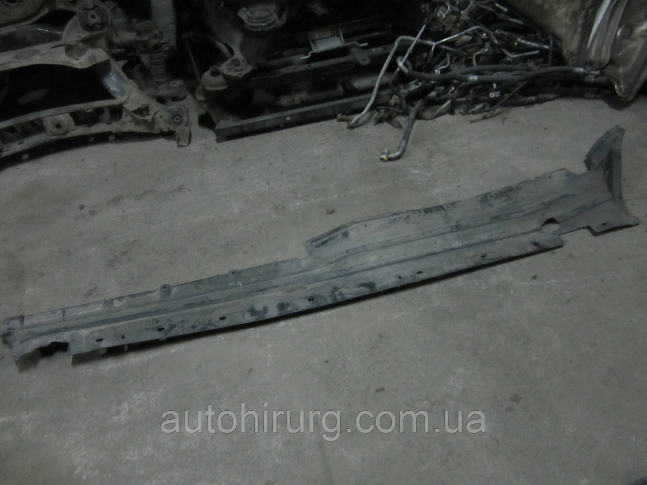 Захист шасі задня права BMW E53 X-Series (8402438)