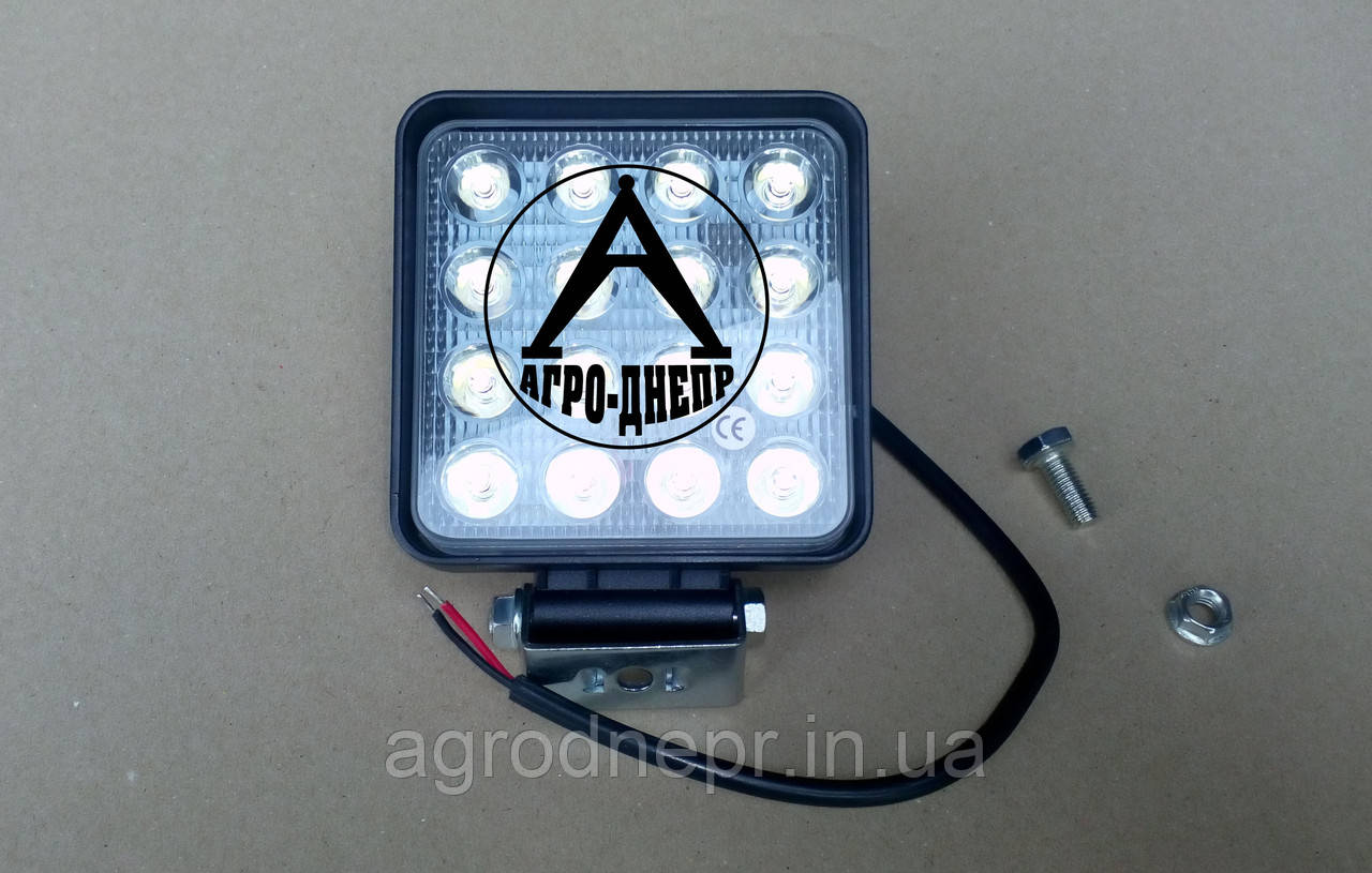 Робоча Фара світлодіодна LED-фара на трактора МТЗ, ЮМЗ 48Вт 16 світлодіодів 12-24В, фото 1