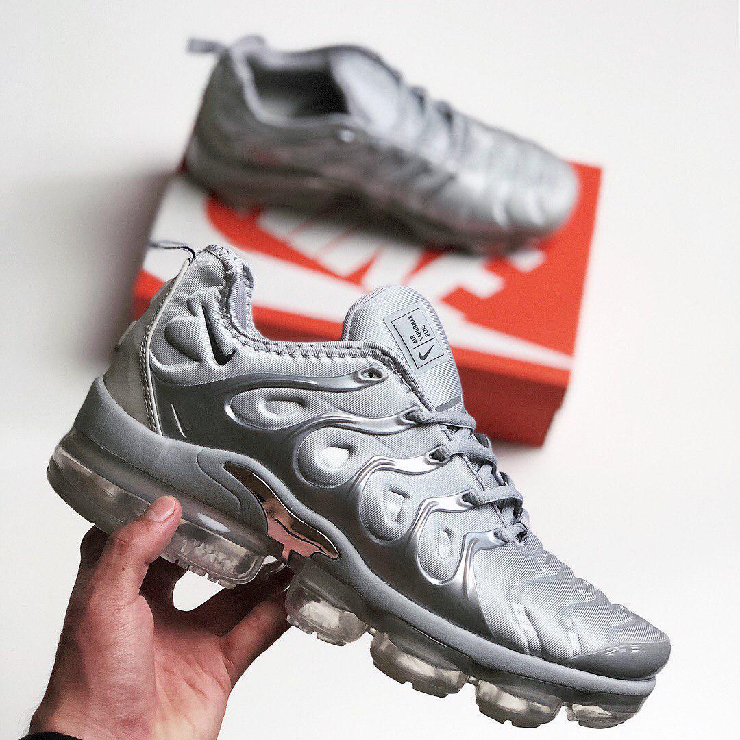 grey tn vapormax