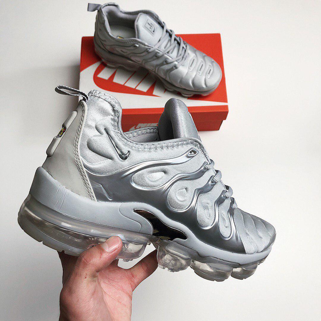 grey tn vapormax