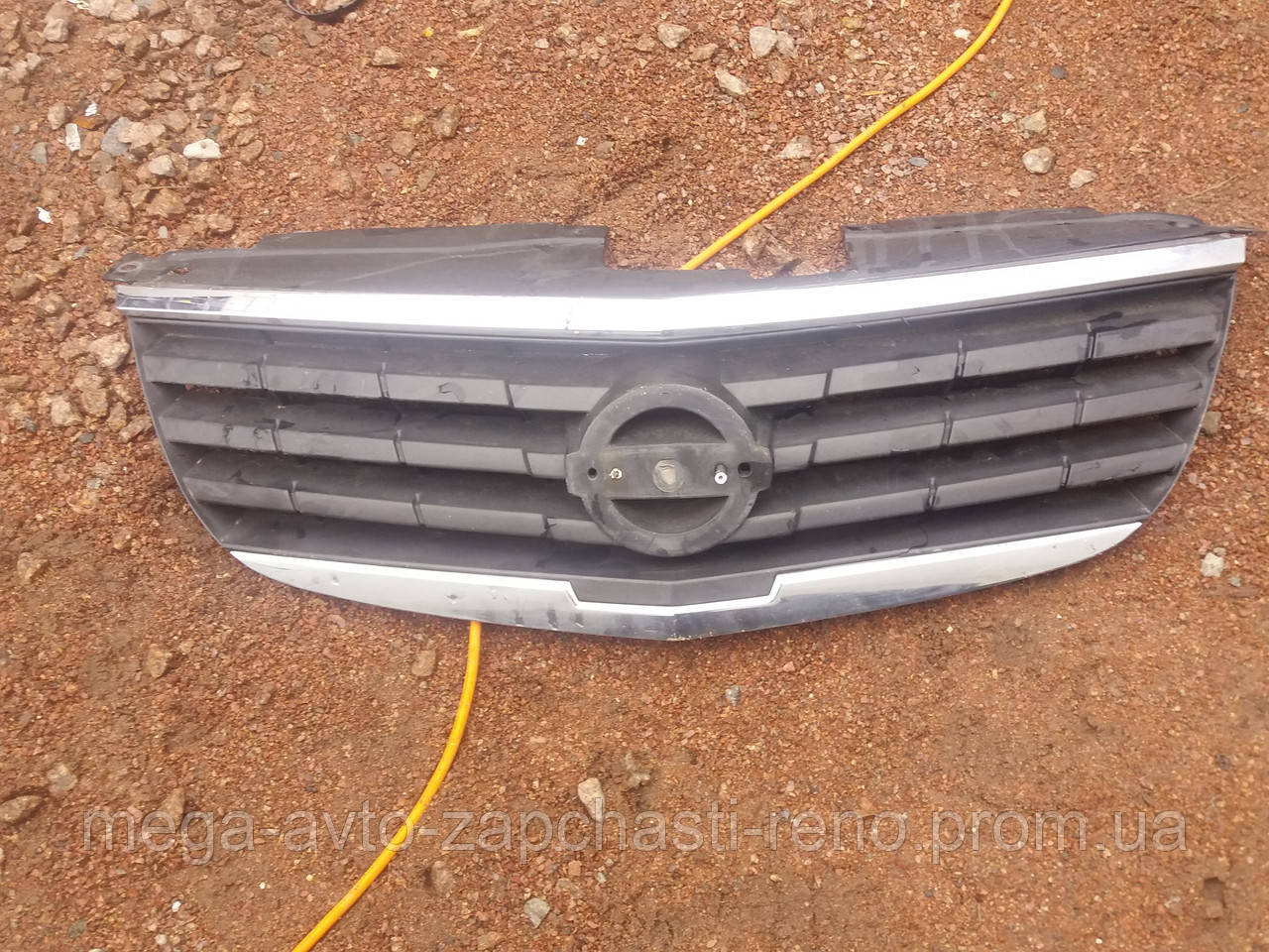 Решітка радіатора для Nissan Almera 2006-2014