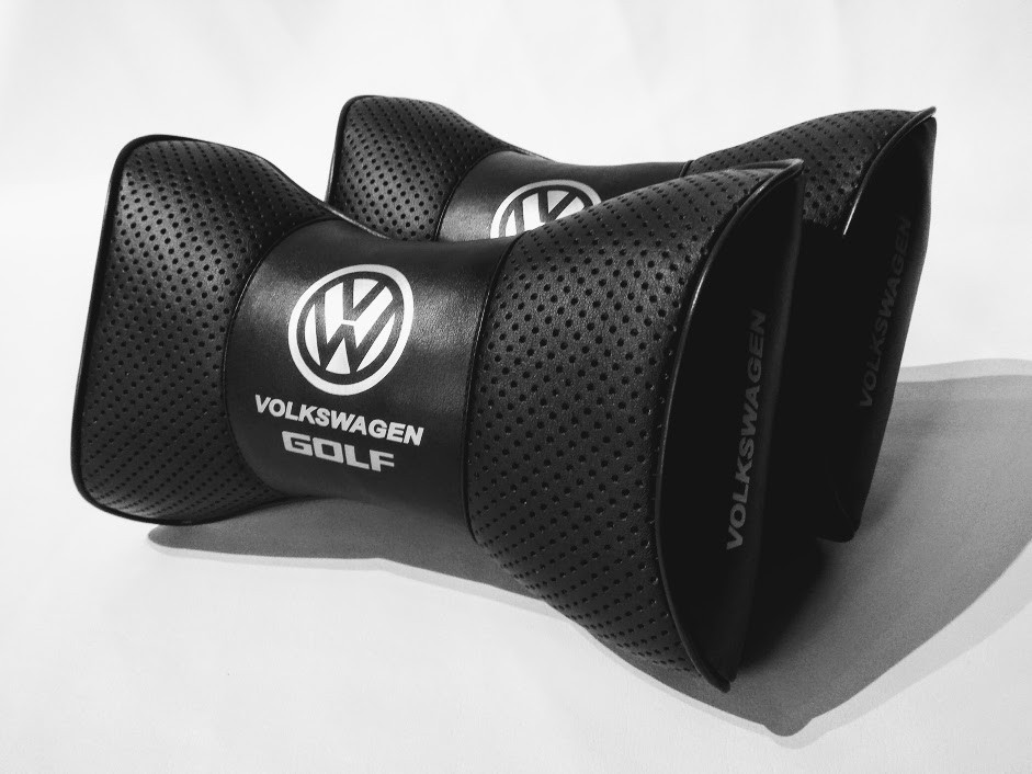 Подушка на підголовник в авто Volkswagen GOLF чорна 1 шт