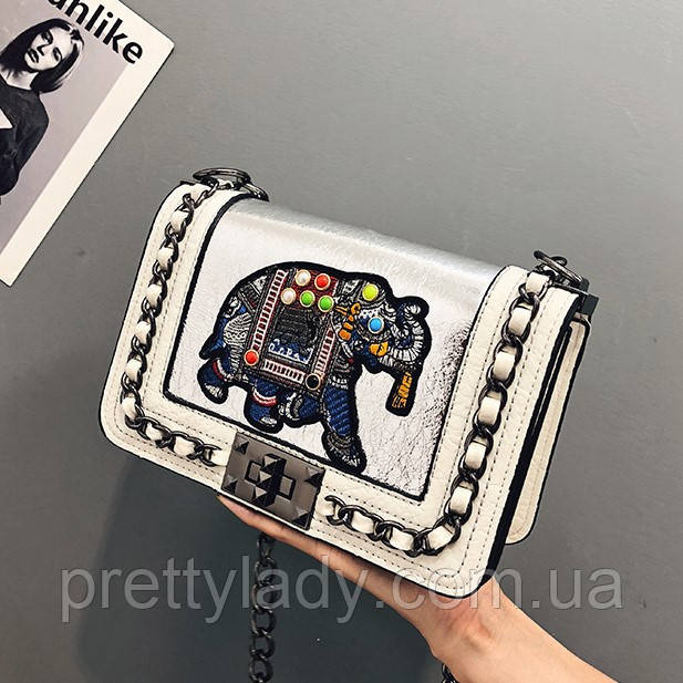 Маленька жіноча сумка з вишивкою Elephant на ланцюжку біла