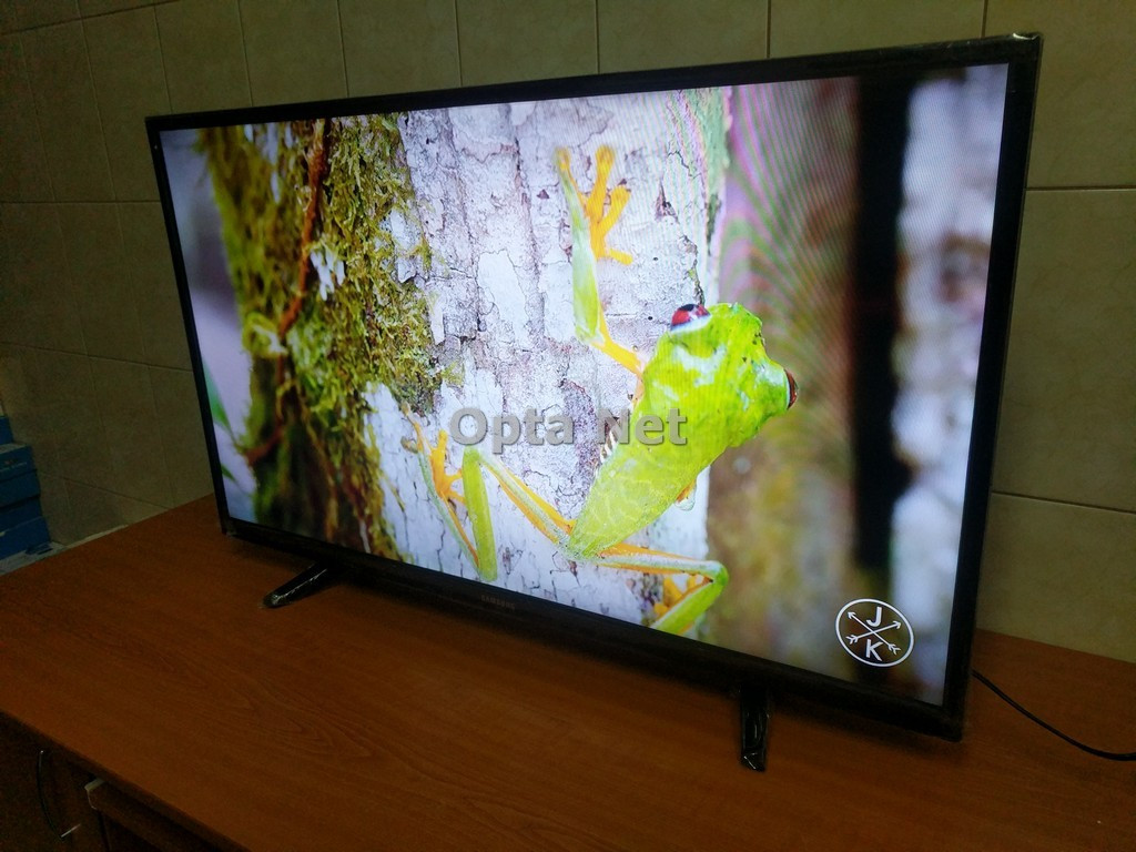 Телевізор Samsung 42" FullHD/SmartTV/WiFi Android 15.0 + ВТ пульт голосове введення
