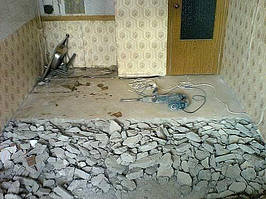Демонтаж цементно-піщаної стяжки підлоги в Івано-франковську