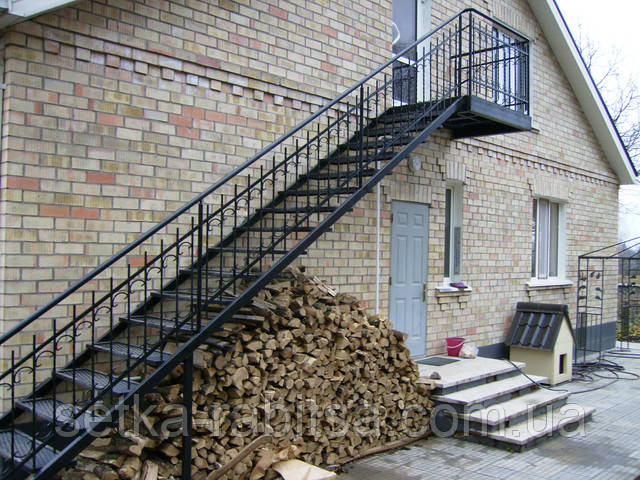 Лестница металлическая.