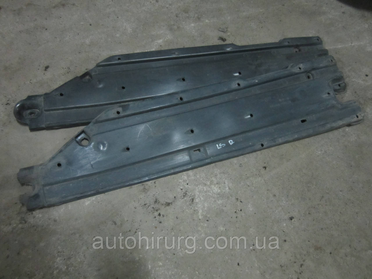 Захист днища (паливних трубок) правий Lexus LS430 (7726650040)