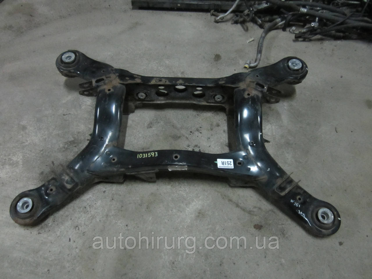 Задній підрамник mercedes w251 r-class (A2513500032)