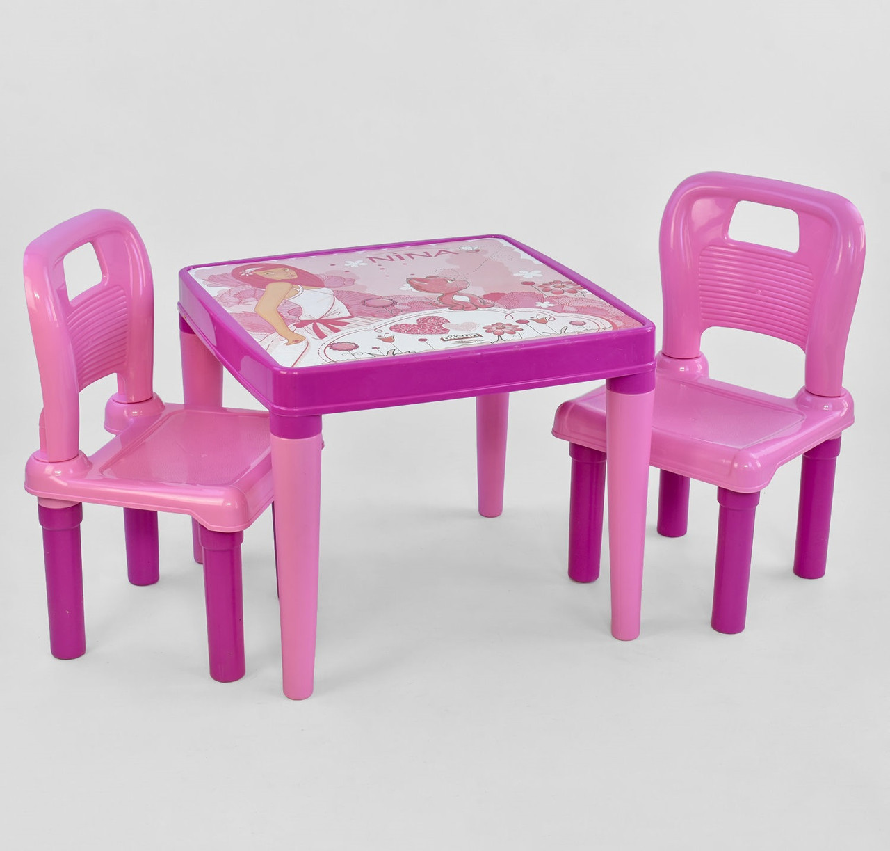 Стіл з двома стільчиками