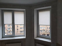 Рулонные шторы Flax в квартиру. Тканевые ролеты Флекс кухня