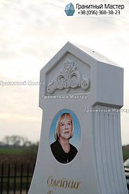 Памятник из белого мрамора женщине в с. Хотов, Киевской обл.  7