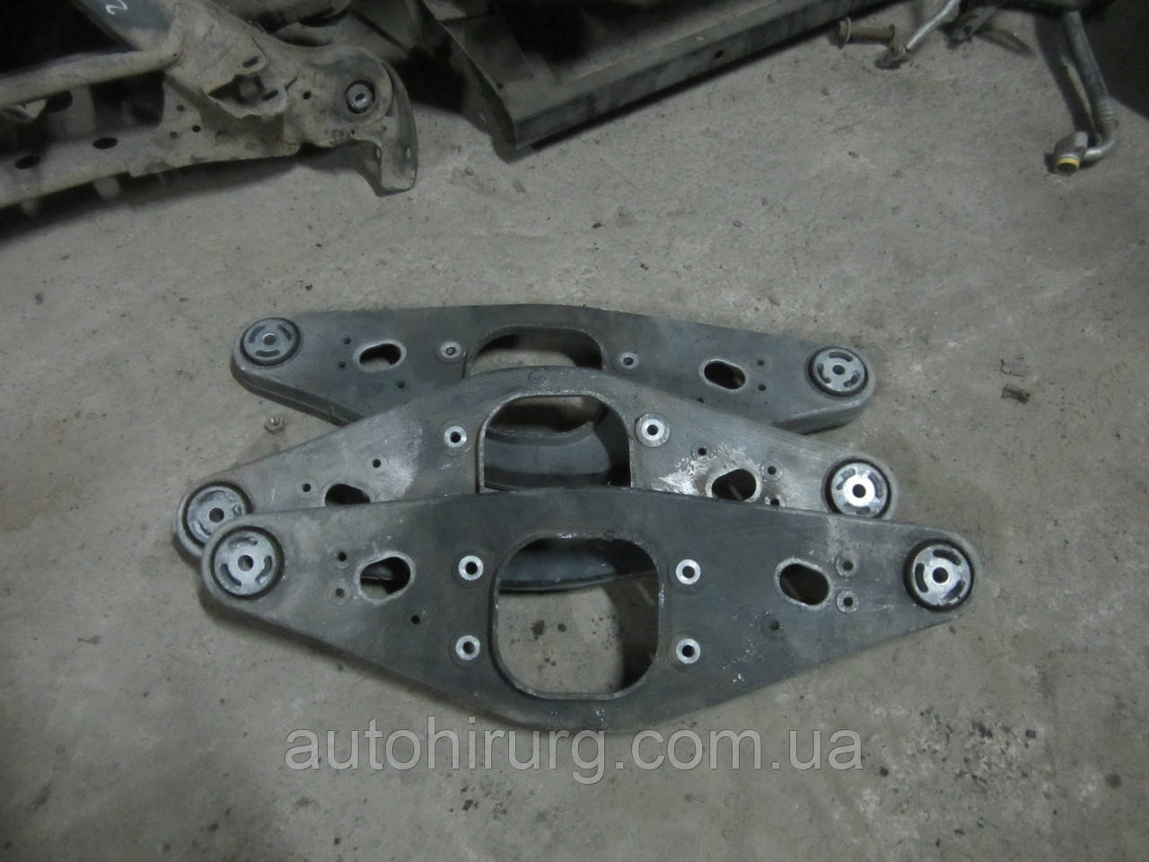 Кронштейн редуктора Mercedes W211 E-Class (A2303522206), фото 1