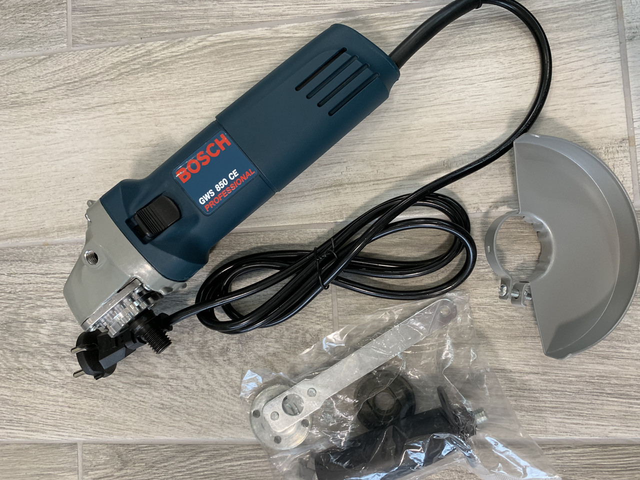 Болгарка Bosch GWS 850 CE Professional : коло 125 мм - 850 Вт | Гарантія 1 рік