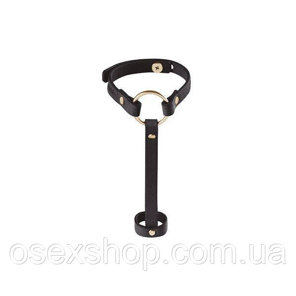 Пара браслетів на зап'ястку та палець Bijoux Indiscrets MAZE Hand Bracelet Harness Black, екошкіра