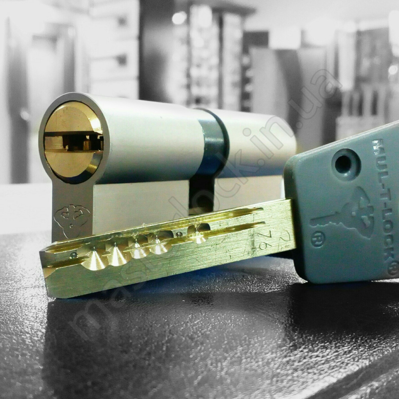 Циліндр MUL-T-LOCK 7x7 33-38 ключ-ключ 71мм (ключ-тумблер)
