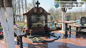 Памятник на двоих человек в из черного и красного гранита. Житомирская обл., с. Андрушки 5