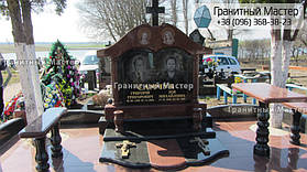 Памятник на двоих человек в из черного и красного гранита. Житомирская обл., с. Андрушки 6