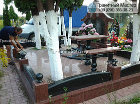 Памятник на двоих человек в из черного и красного гранита. Житомирская обл., с. Андрушки 12