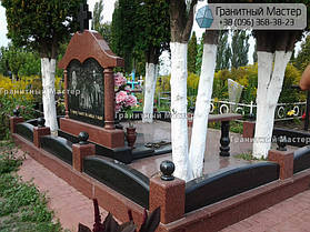 Памятник на двоих человек в из черного и красного гранита. Житомирская обл., с. Андрушки 15