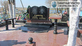 Памятник на двоих человек в из черного и красного гранита. Житомирская обл., с. Андрушки 18