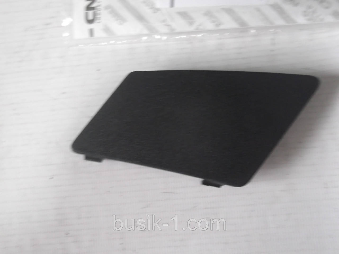 Заглушка на передній бампер права верхня гладка Iveco Daily 14-19, фото 1