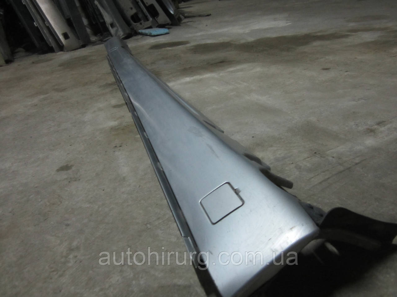 Накладка на поріг права Mercedes W220 S-Class (2206900440)