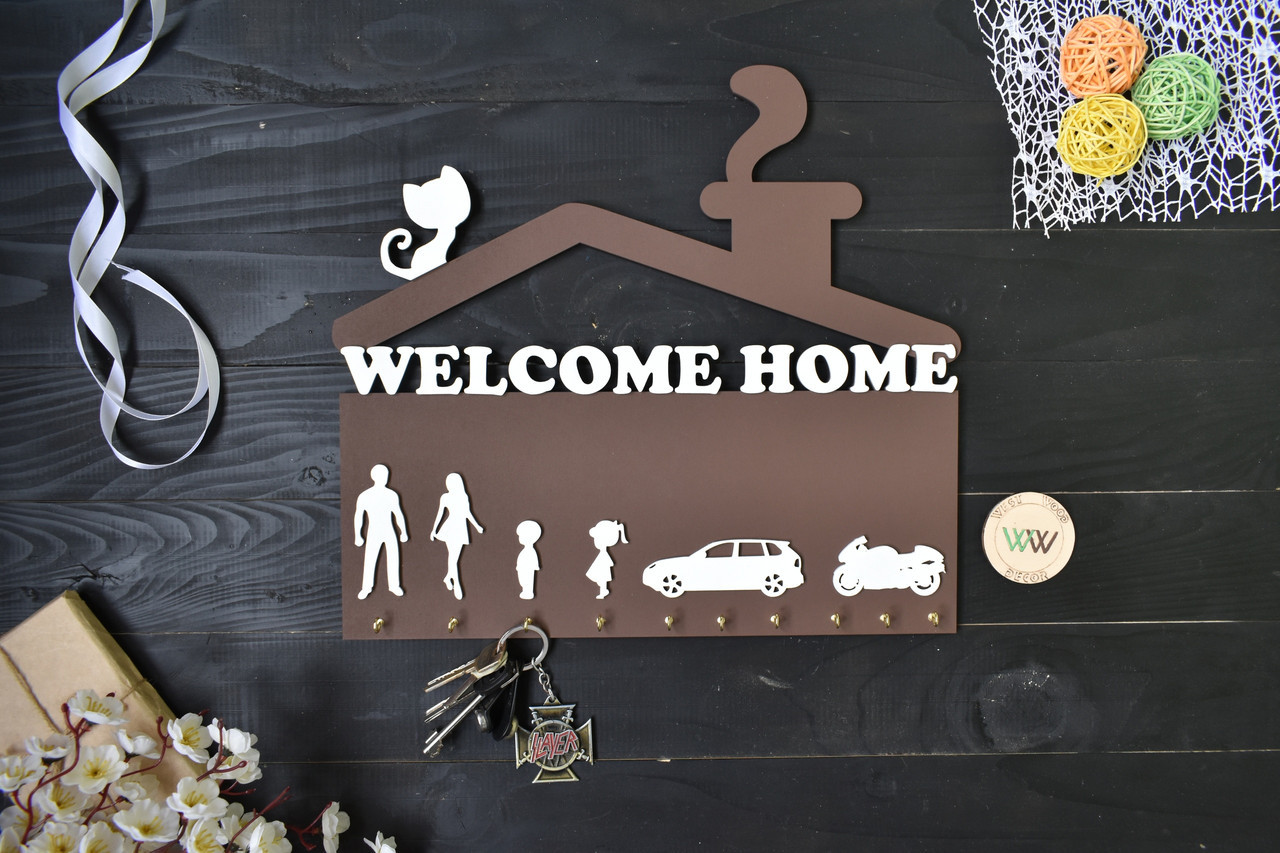 Ключниця з дерева Welcome home з силуетами на вибір, для ключів членів сім'ї, автомобіля і мотоцикла