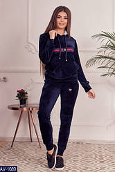 Жіночі велюрові костюми