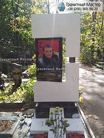 Памятник мужчине из мрамора и гранита. Киев, Лесное кладбище 1