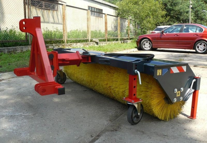 Щітка на трактор поворотна від 1,5 до 2,3 м ECO SWEEPER