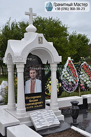 Памятник в виде церкви из мрамора. Полтавская обл., с. Плехов 2