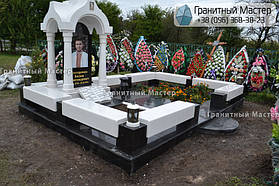 Памятник в виде церкви из мрамора. Полтавская обл., с. Плехов 3