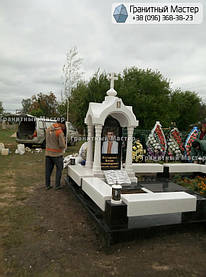Памятник в виде церкви из мрамора. Полтавская обл., с. Плехов 8