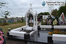 Памятник в виде церкви из мрамора. Полтавская обл., с. Плехов 14