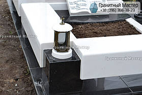 Памятник в виде церкви из мрамора. Полтавская обл., с. Плехов 18