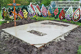 Памятник в виде церкви из мрамора. Полтавская обл., с. Плехов 29